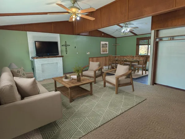 $185,000 | 2042 Kenneth Drive, Freeport, IL 61032