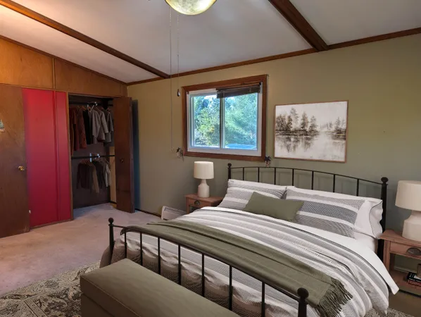 $185,000 | 2042 Kenneth Drive, Freeport, IL 61032