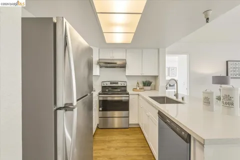 $639,000 | 545 Pierce Street, Unit 2313, Albany, CA 94706