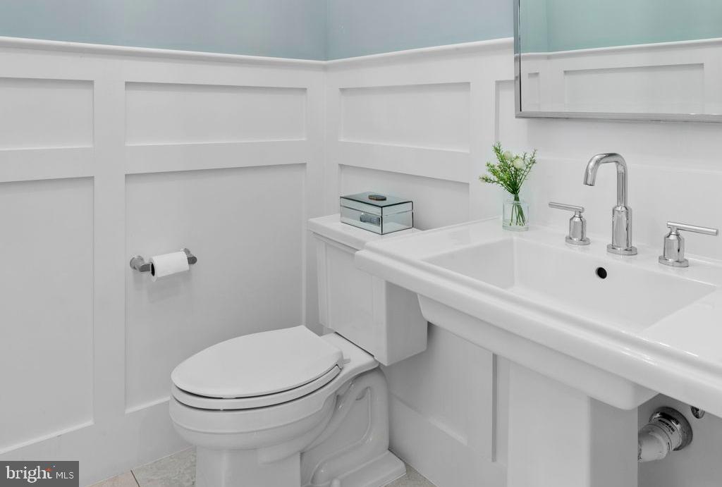 1801 North Bryan Street Arlington, VA 22201 - Photo 21 of 50 Main level powder