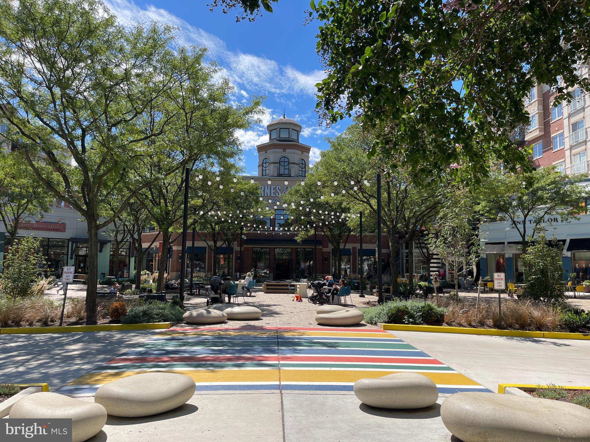 1801 North Bryan Street Arlington, VA 22201 - Photo 49 of 50 Shopping