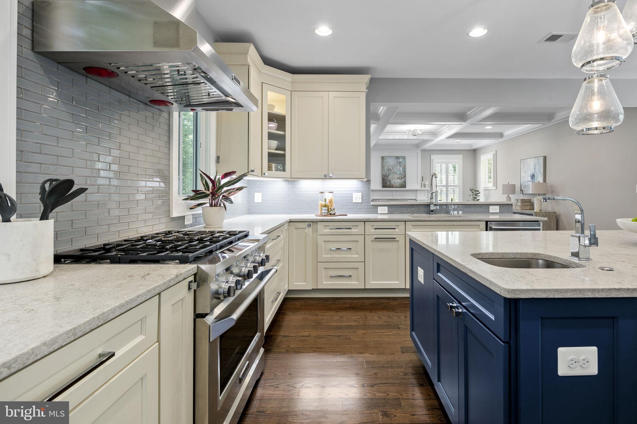 1801 North Bryan Street Arlington, VA 22201 - Photo 10 of 50 6 burner range