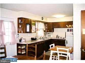 717 Susan Drive Exton, PA 19341 - Photo 4 of 12 Kitchen