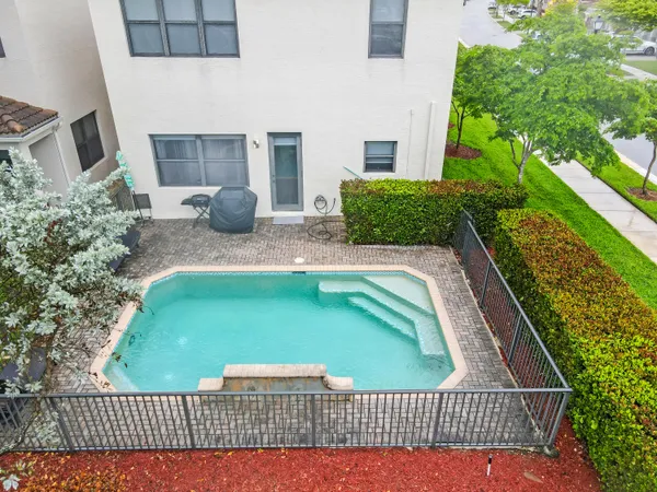 $799,000 | 19329 Northeast 8th Court, Miami, FL 33179