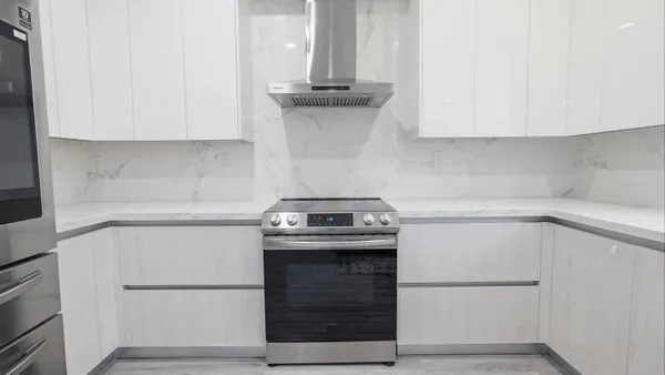 $799,000 | 19329 Northeast 8th Court, Miami, FL 33179