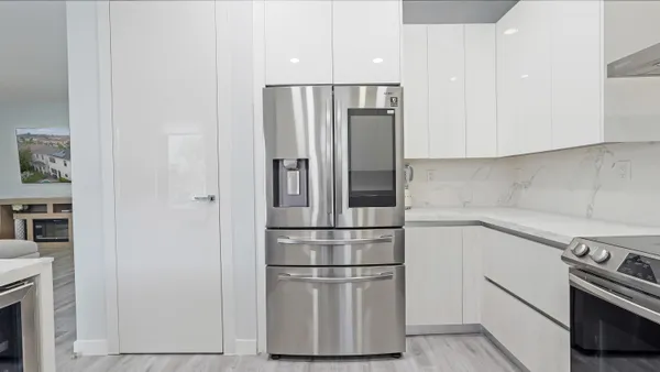 $799,000 | 19329 Northeast 8th Court, Miami, FL 33179
