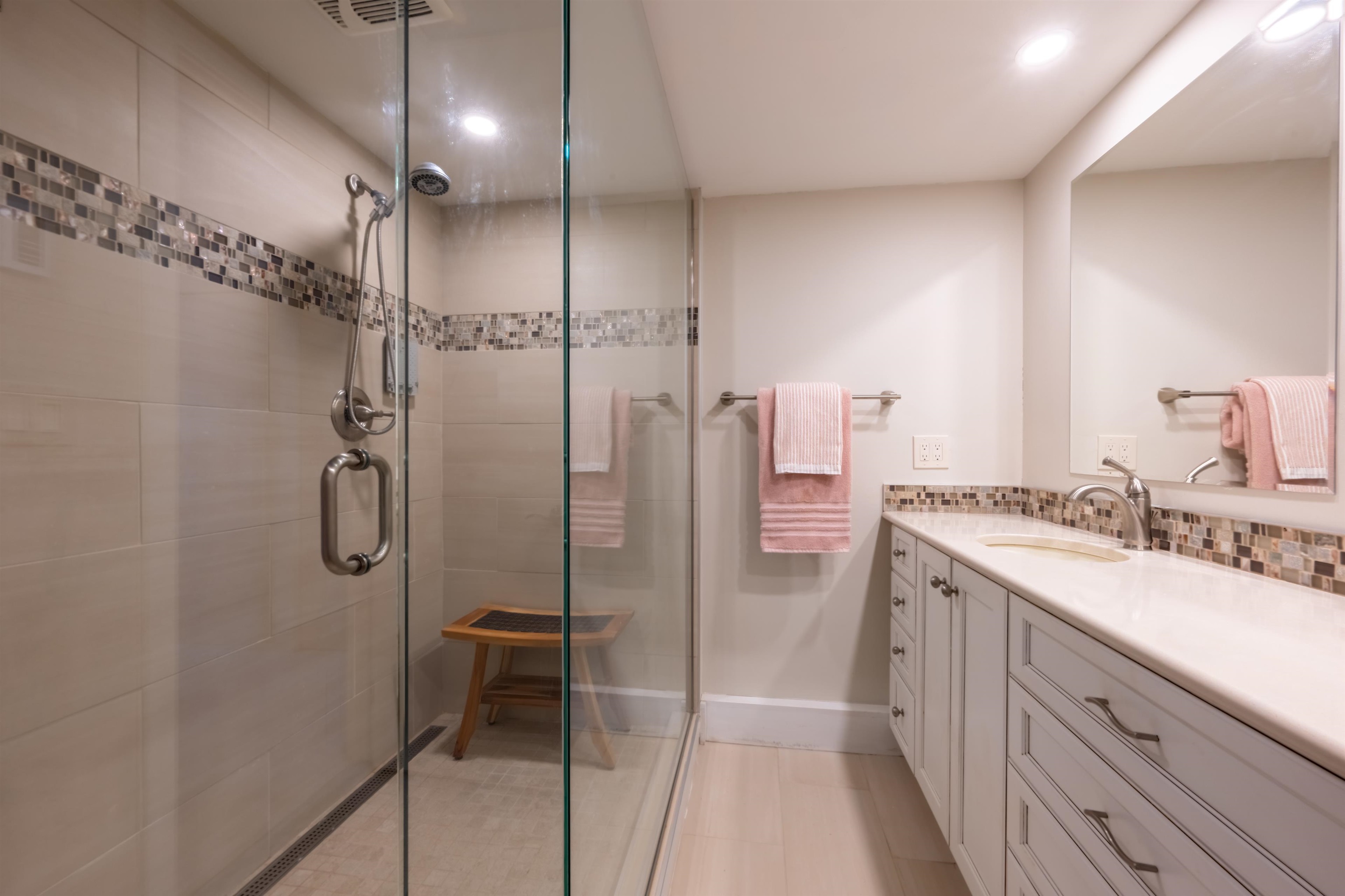 3755 Quechee Main Street, Unit 9A Hartford, VT 05059 - Photo 17 of 31