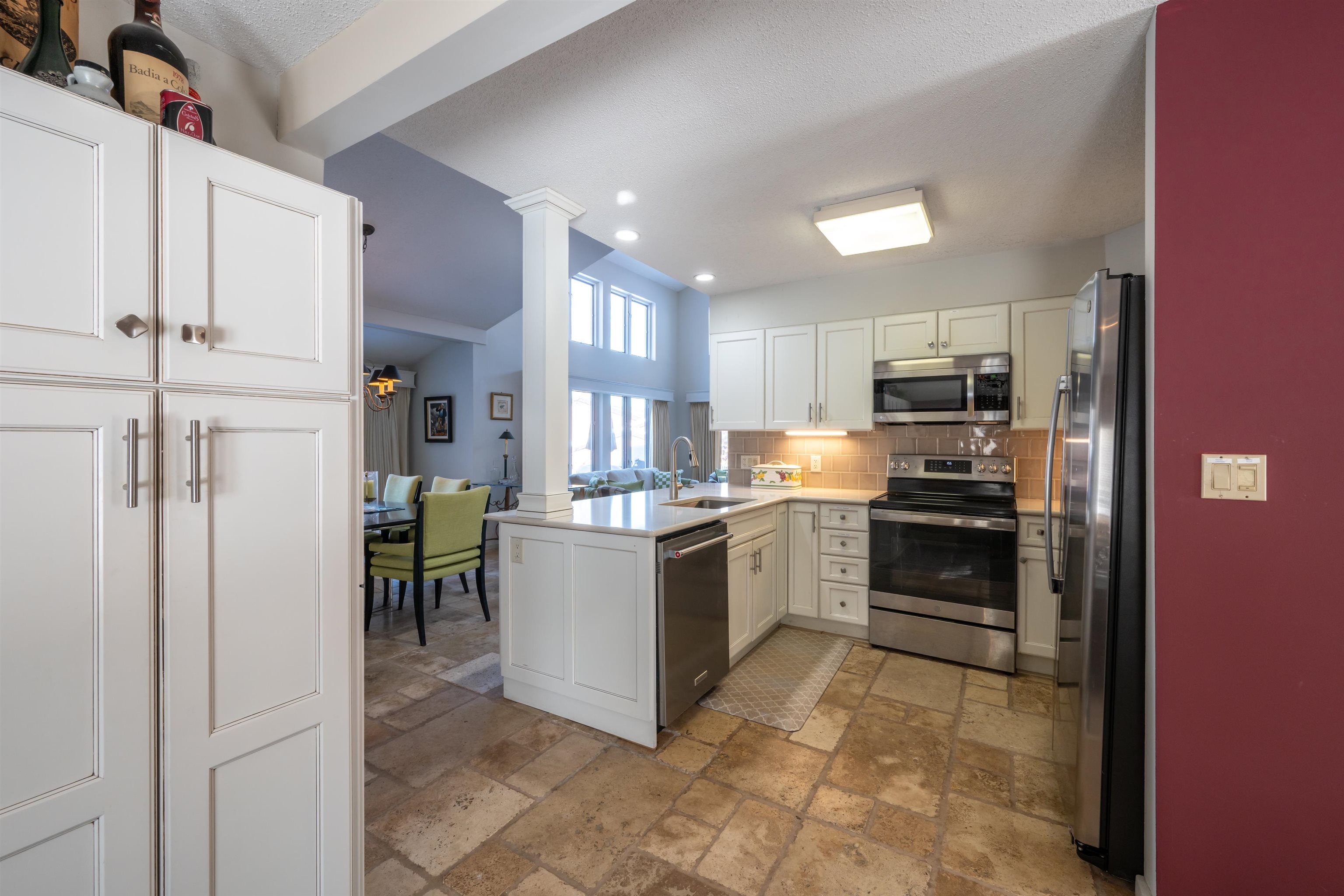 3755 Quechee Main Street, Unit 9A Hartford, VT 05059 - Photo 10 of 31