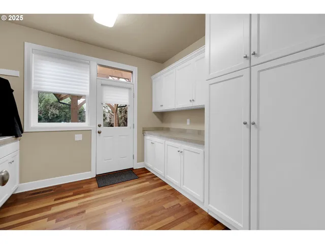 $1,050,000 | 2250 Turnberry Court, Eugene, OR 97401