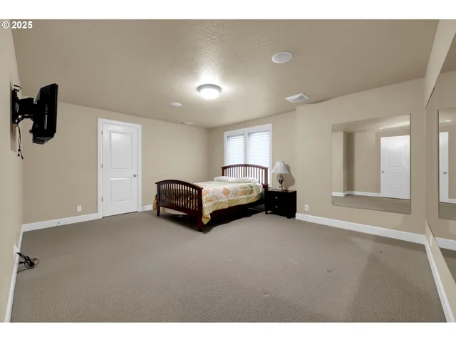 $1,050,000 | 2250 Turnberry Court, Eugene, OR 97401