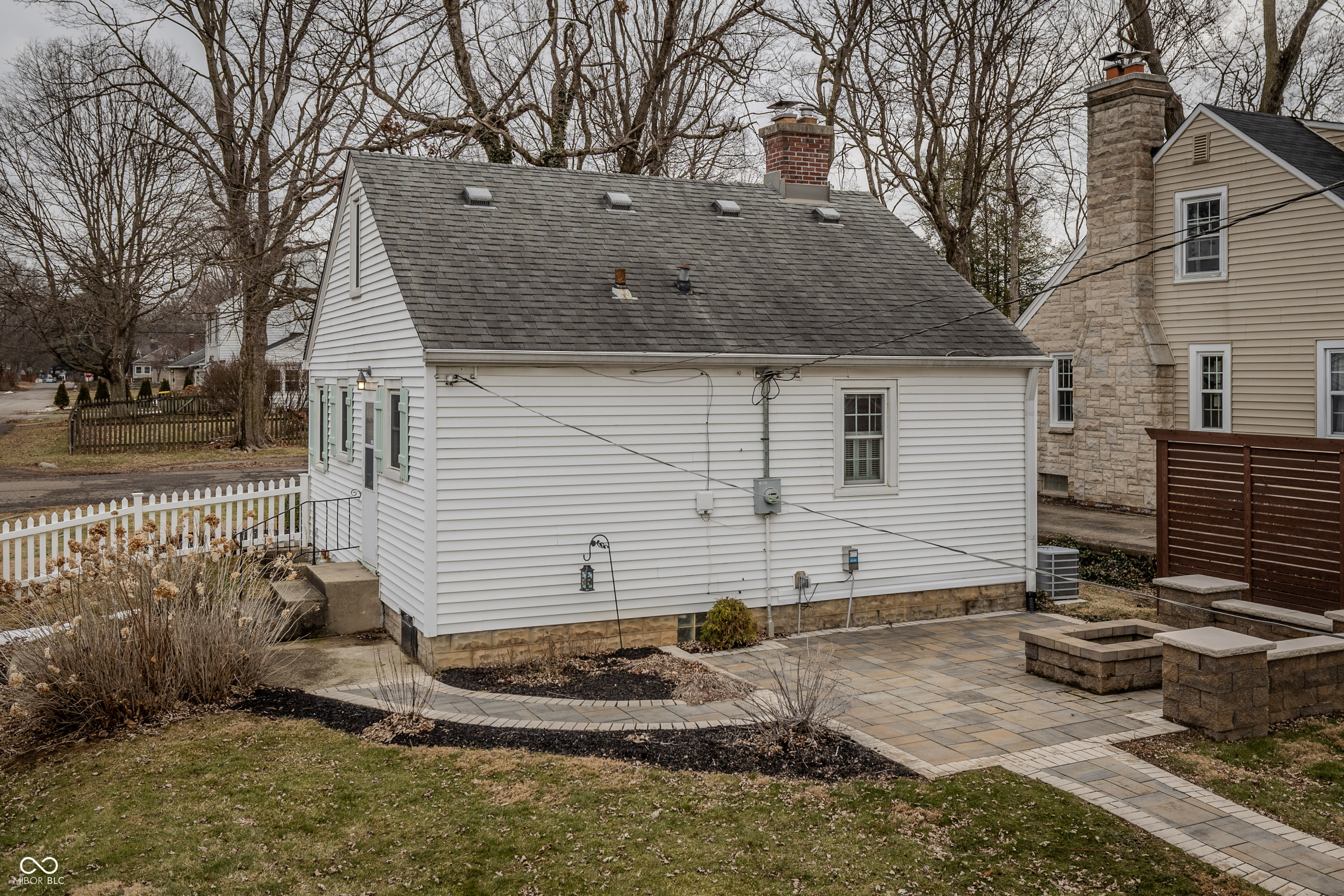 5954 Ralston Avenue Indianapolis, IN 46220 - Photo 2 of 27