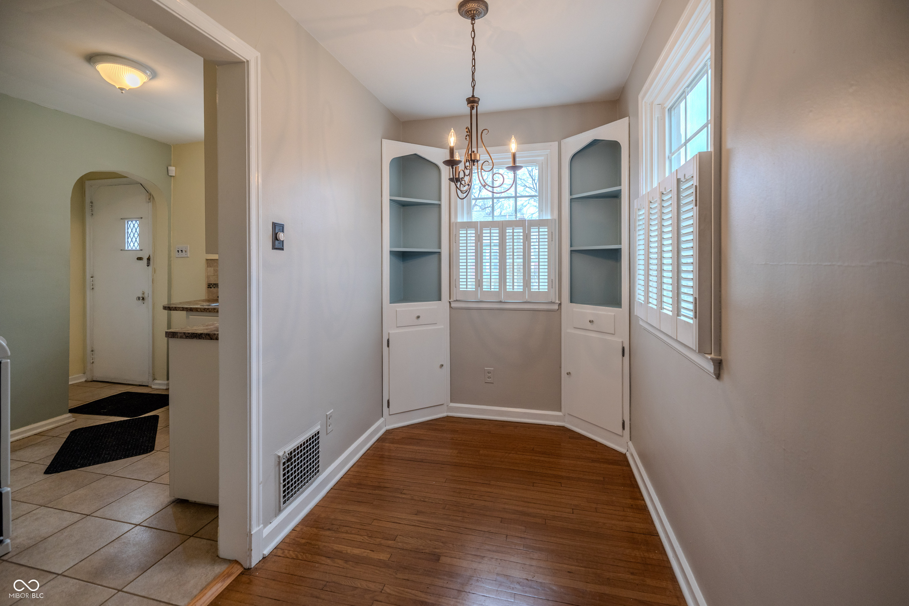 5954 Ralston Avenue Indianapolis, IN 46220 - Photo 6 of 27