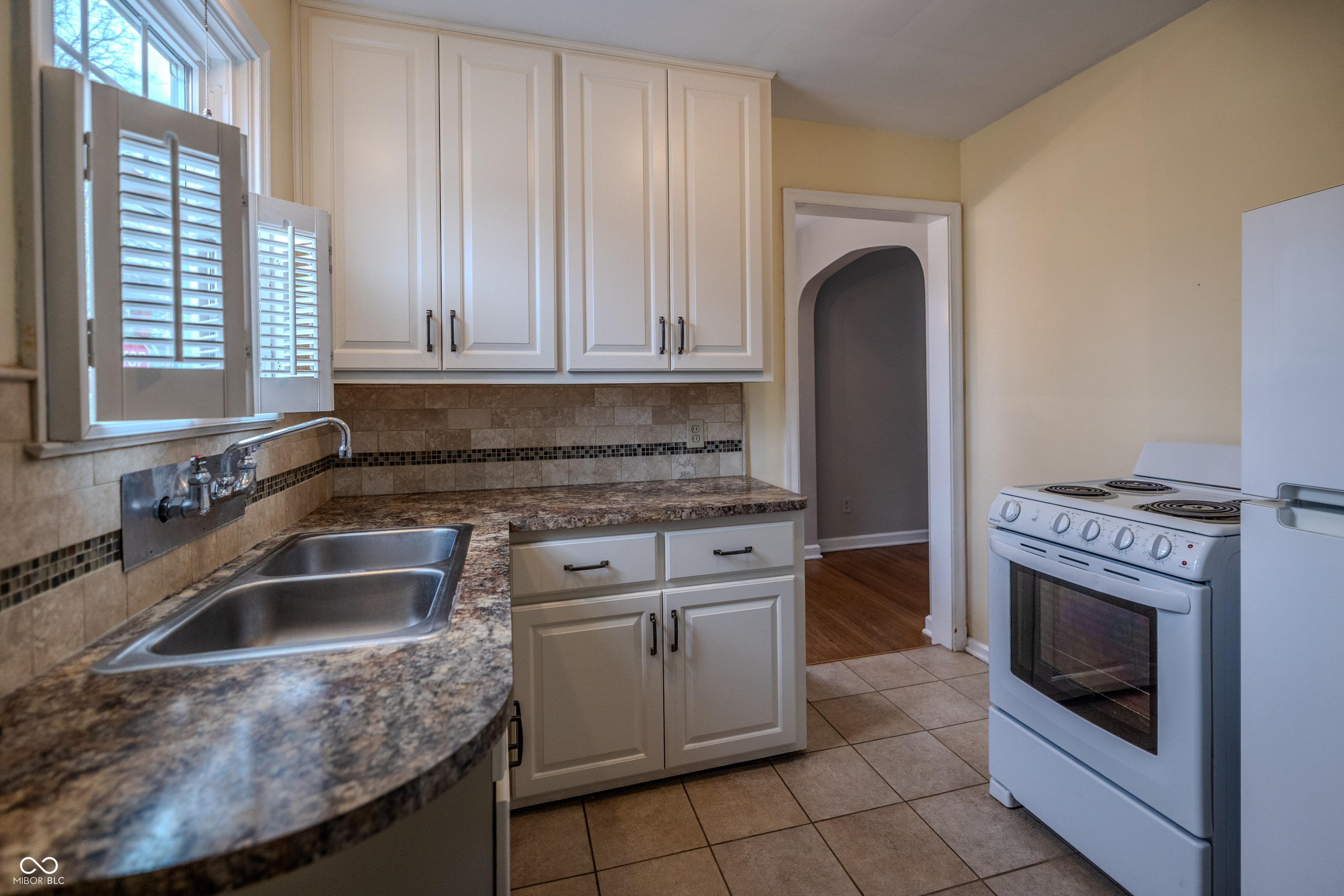 5954 Ralston Avenue Indianapolis, IN 46220 - Photo 7 of 27