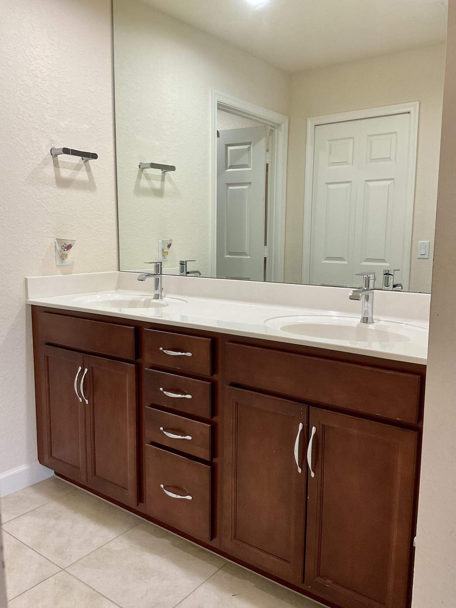 2 Southeast Antigua Lane Port St. Lucie, FL 34952 - Photo 9 of 22 Master bath