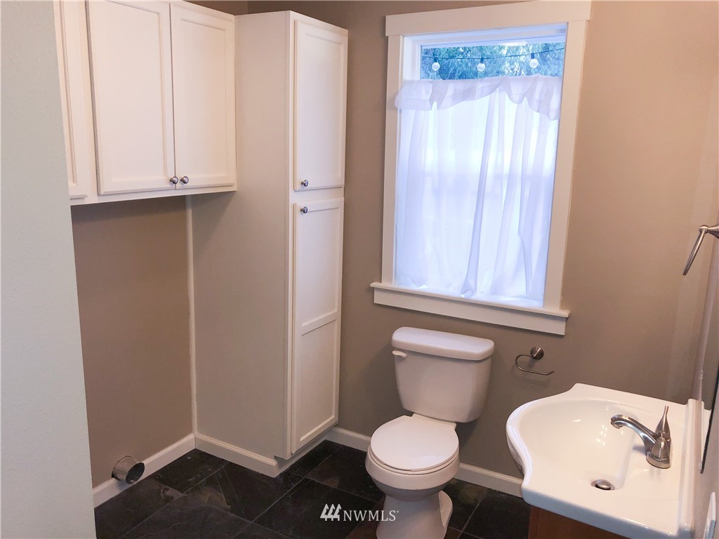 12425 South Keyport Road Northeast Poulsbo, WA 98370 - Photo 14 of 27 Gallery Image 14