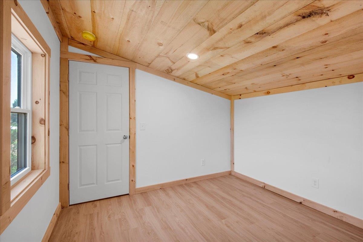 55 Burroughs Way Belvidere Center, VT 05442 - Photo 15 of 27