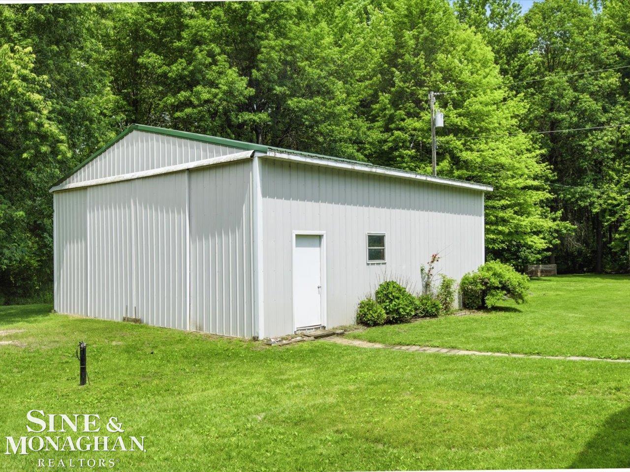 9211 Folkert Road Algonac, MI 48001 - Photo 9 of 48