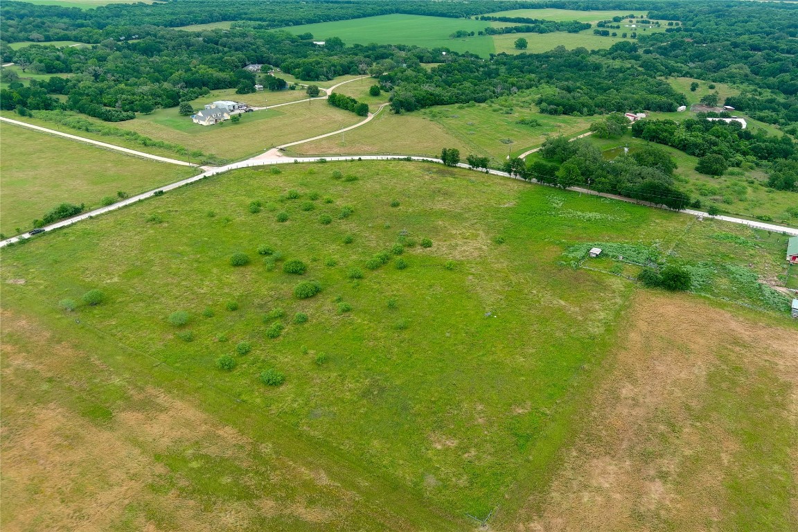 a view of a tennis court