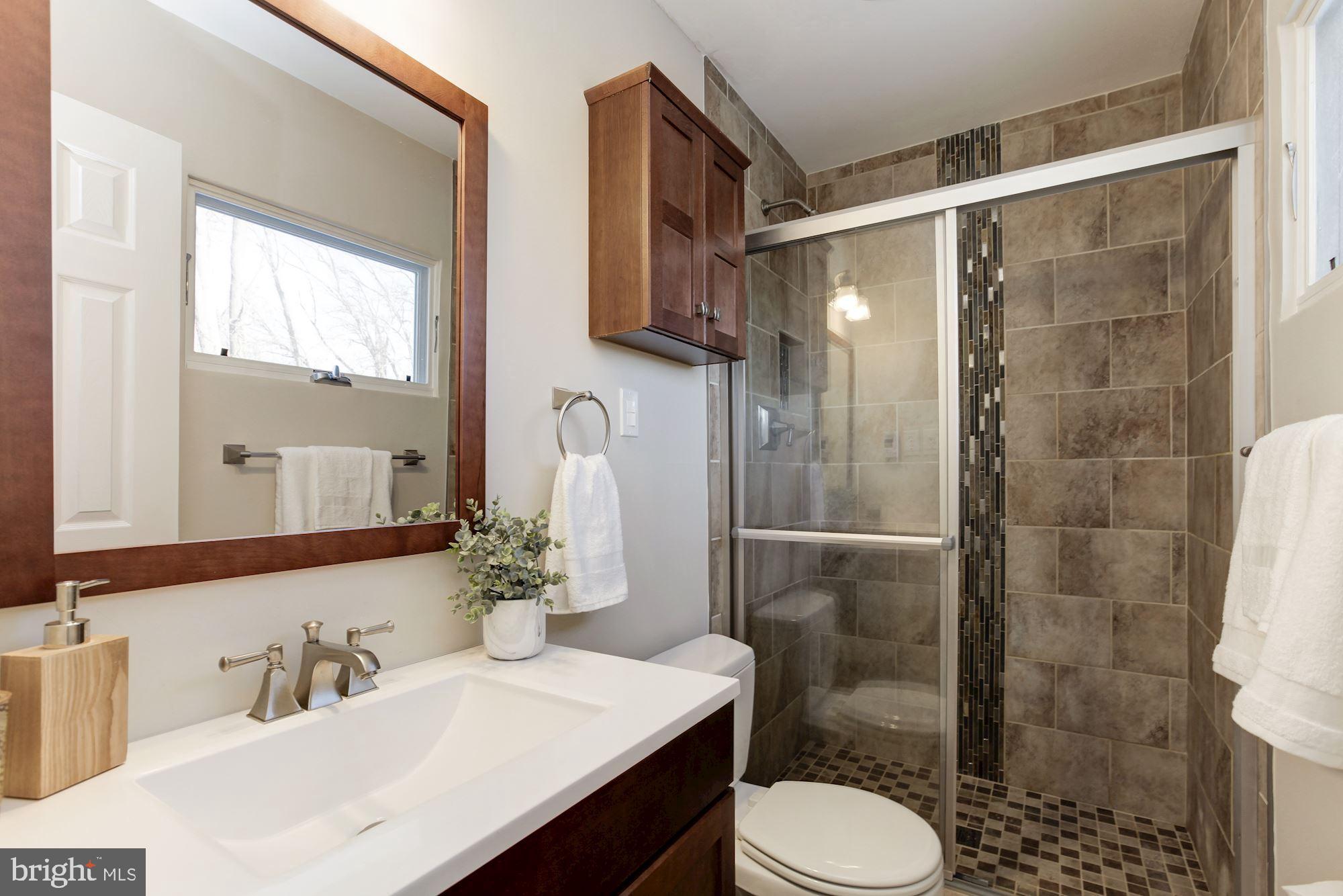 6904 Redmiles Road Laurel, MD 20707 - Photo 14 of 23 Full bath