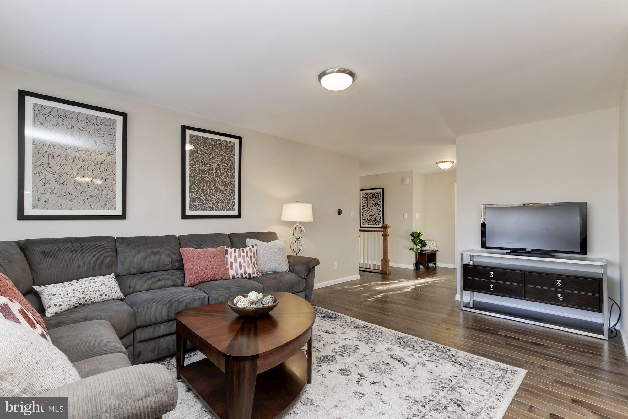 6904 Redmiles Road Laurel, MD 20707 - Photo 4 of 23 Living room