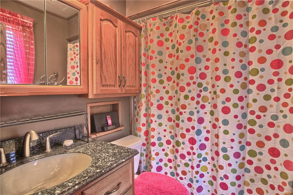 424 Winter Road New Castle, PA 16101 - Photo 11 of 20 Full Bath