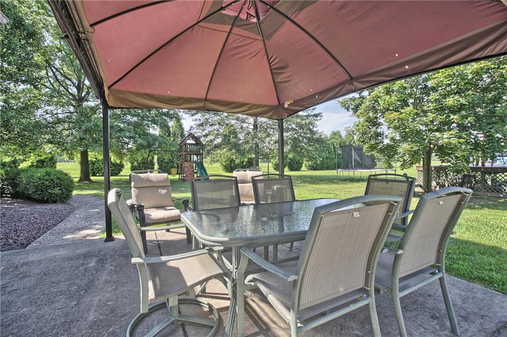 424 Winter Road New Castle, PA 16101 - Photo 20 of 20 Patio