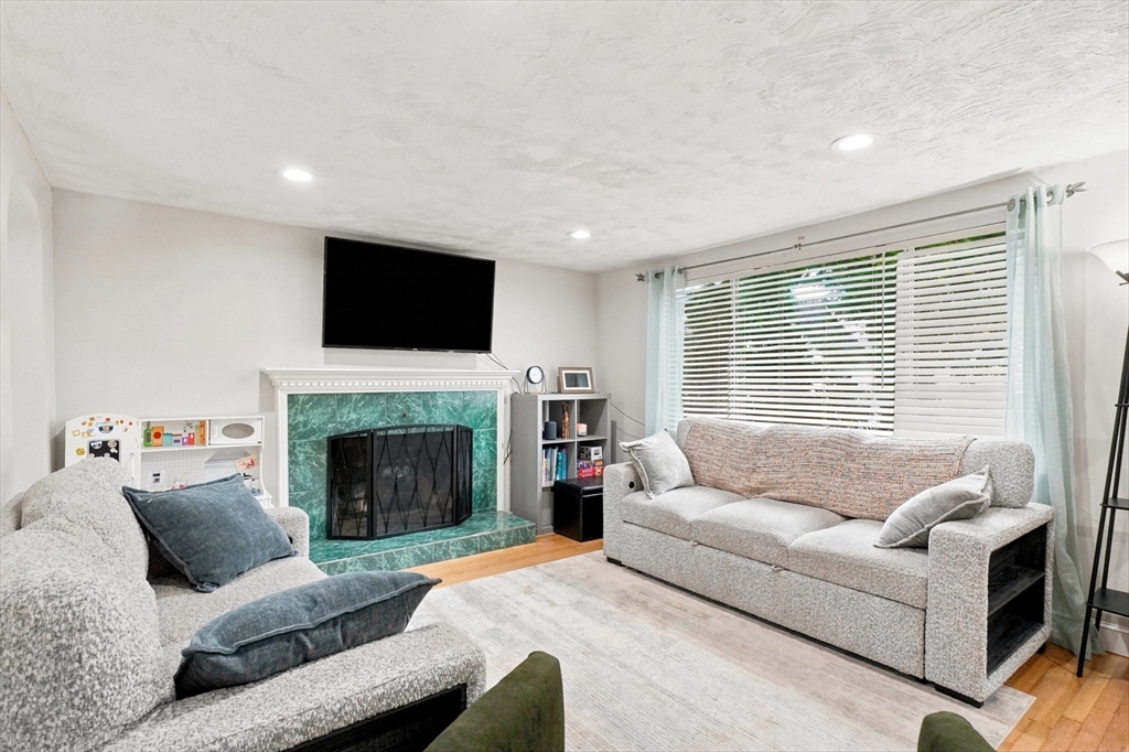 15 Burdett Road Lynn, MA 01904 - Photo 5 of 40