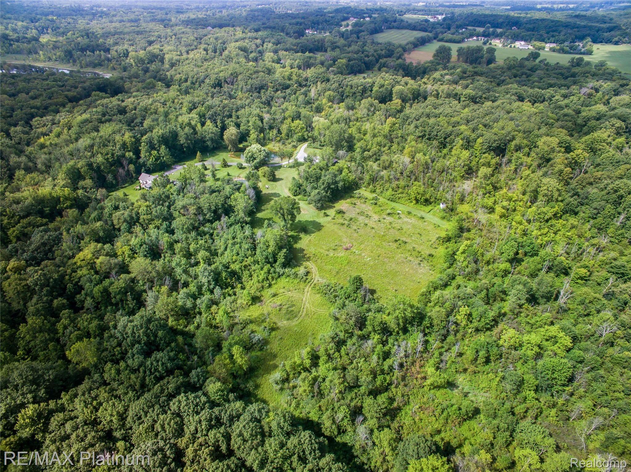 1503 County Farm Road Howell, MI 48843 - Photo 5 of 46 5.jpg