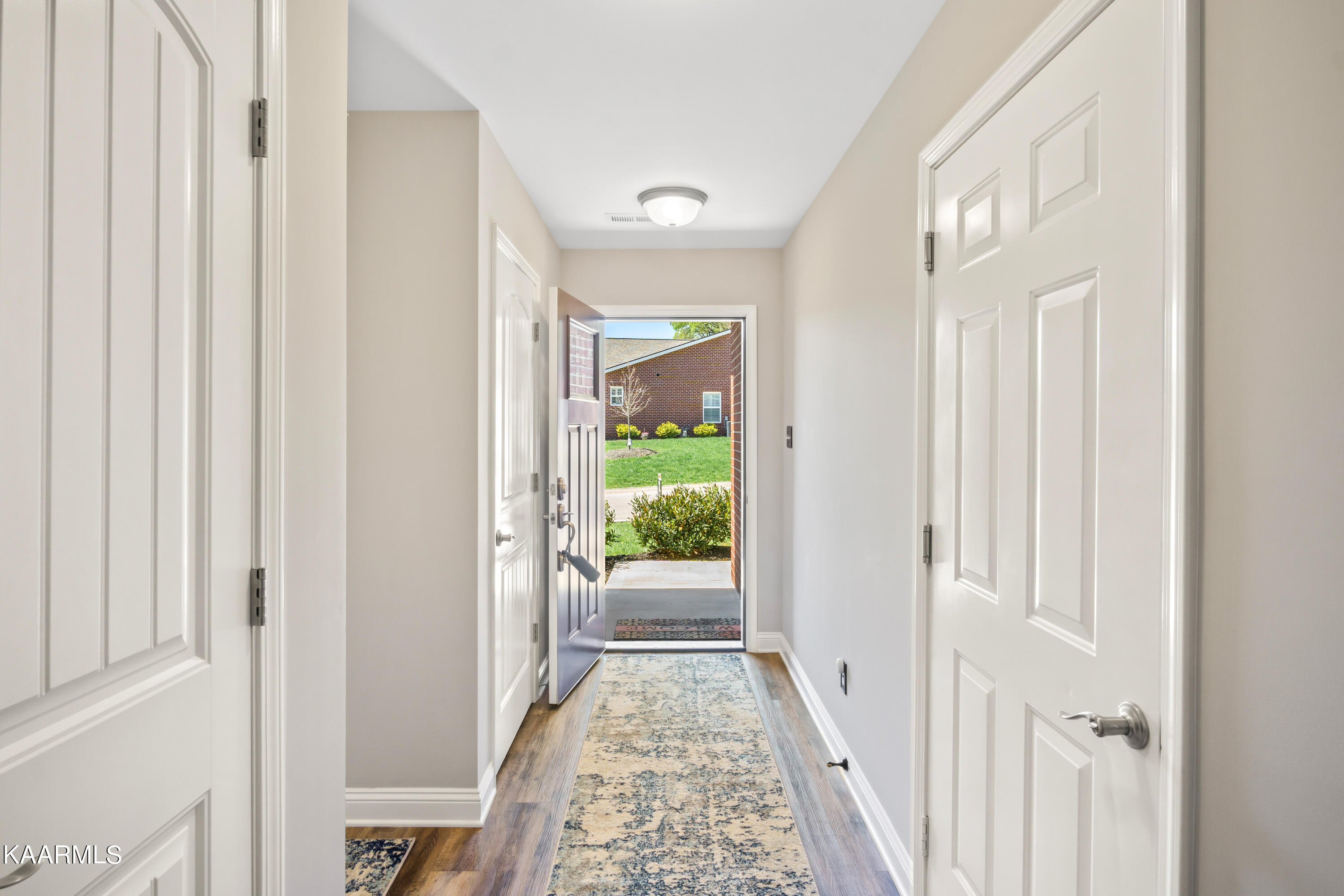 900 Spring Park Road Knoxville, TN 37914 - Photo 3 of 28 entrance