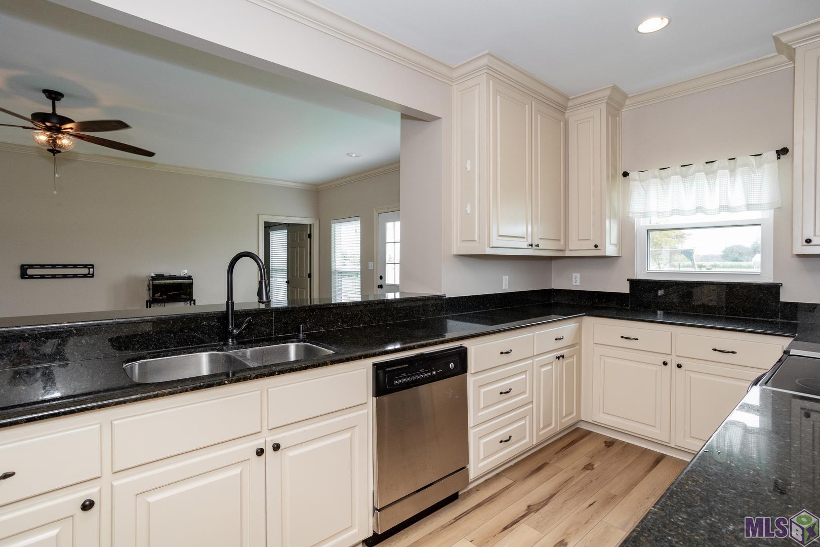 6370 Section Road Port Allen, LA 70767 - Photo 10 of 36