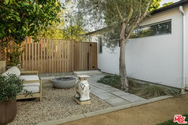 $10,000 | 1060 Nowita Place, Venice, CA 90291