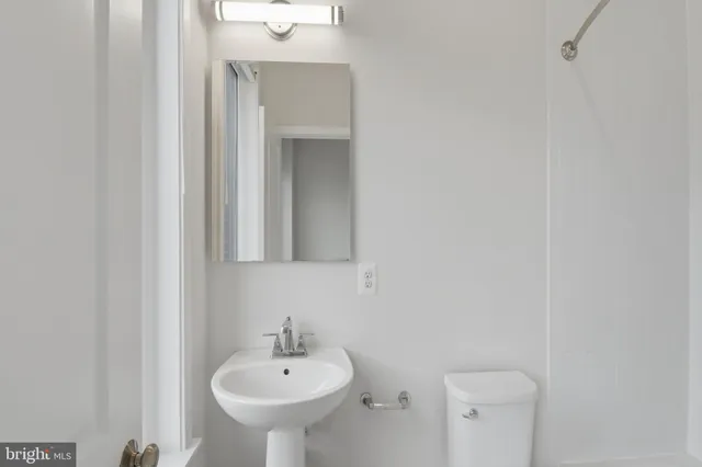 $3,500 | 16199 Columbus Avenue, Rockville, MD 20855