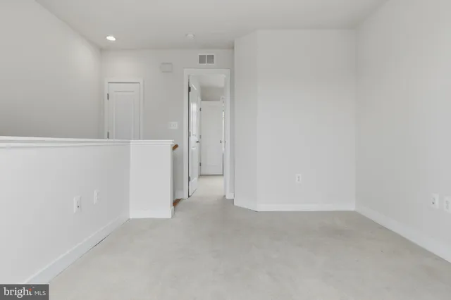 $3,500 | 16199 Columbus Avenue, Rockville, MD 20855