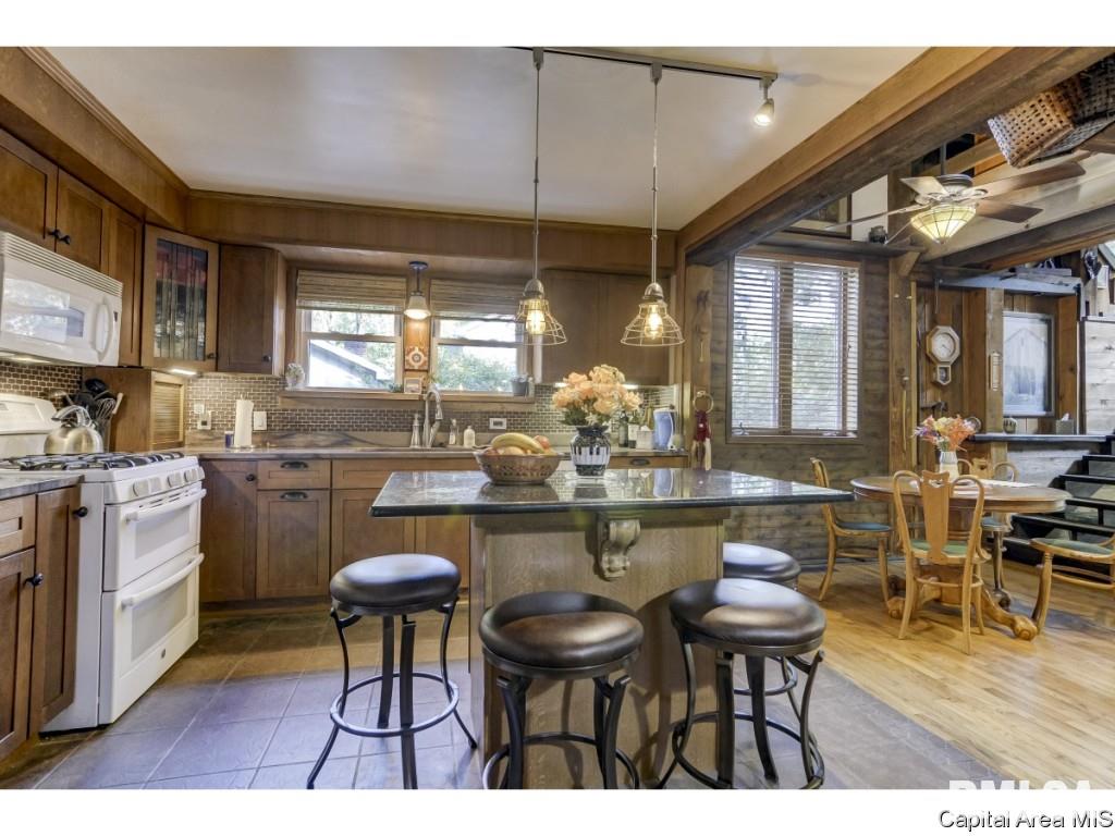 18 Hazel Lane Springfield, IL 62712 - Photo 23 of 36 Gallery Image 23