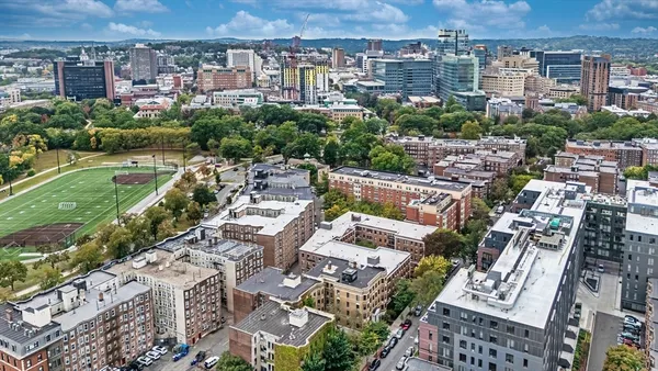 a picture of city view