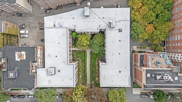 $620,000 | 62 Queensberry Street, Unit 204, Boston, MA 02215