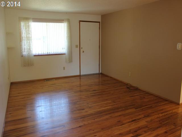2360 Umpqua Road Woodburn, OR 97071 - Photo 3 of 14 Gallery Image 3