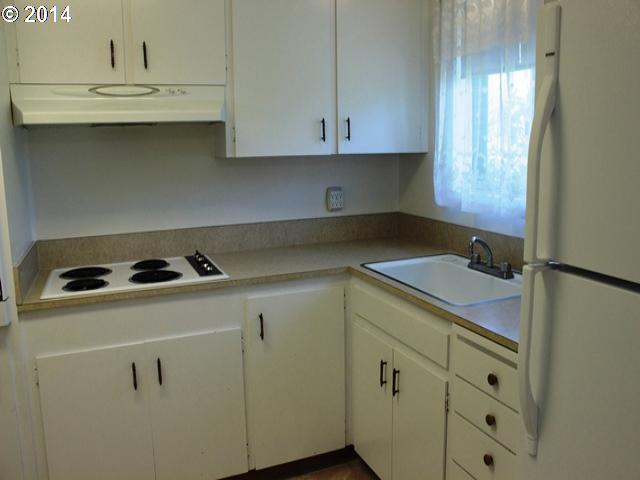 2360 Umpqua Road Woodburn, OR 97071 - Photo 6 of 14 Gallery Image 6