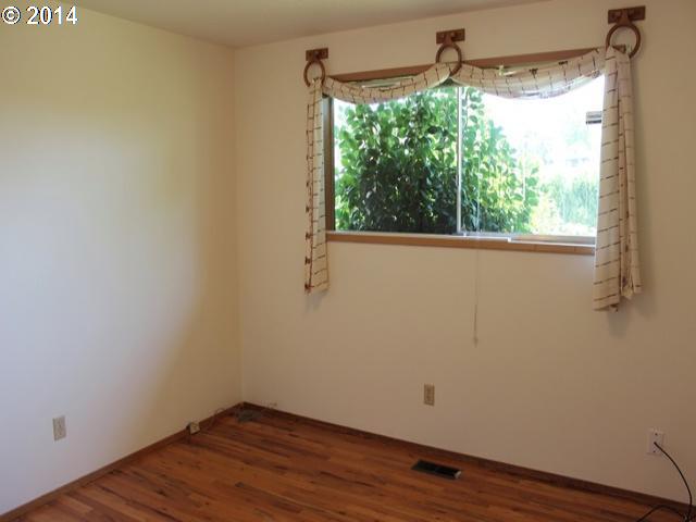 2360 Umpqua Road Woodburn, OR 97071 - Photo 8 of 14 Gallery Image 8