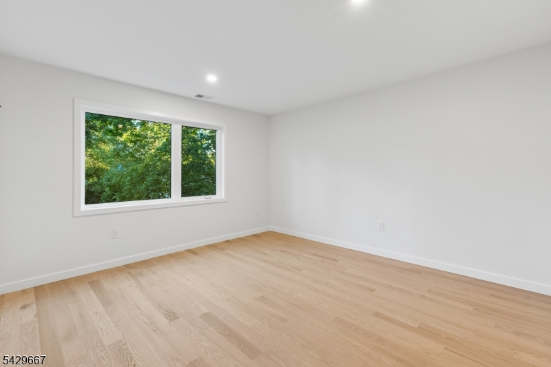 22 Reeve Circle Millburn, NJ 07041 - Photo 31 of 45 Gallery Image 31