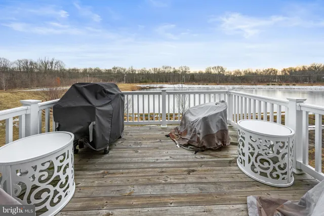 $525,000 | 41 Turin Way, Mount Laurel, NJ 08054