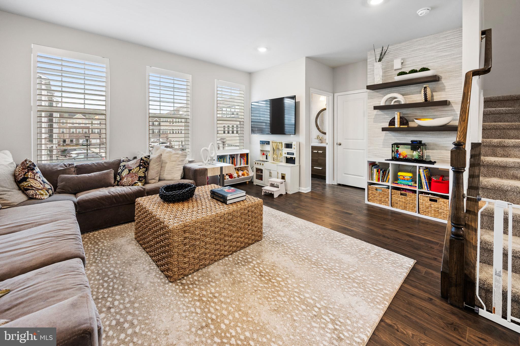 41 Turin Way Mount Laurel, NJ 08054 - Photo 15 of 35 LR/ great room w/ plantation shutters