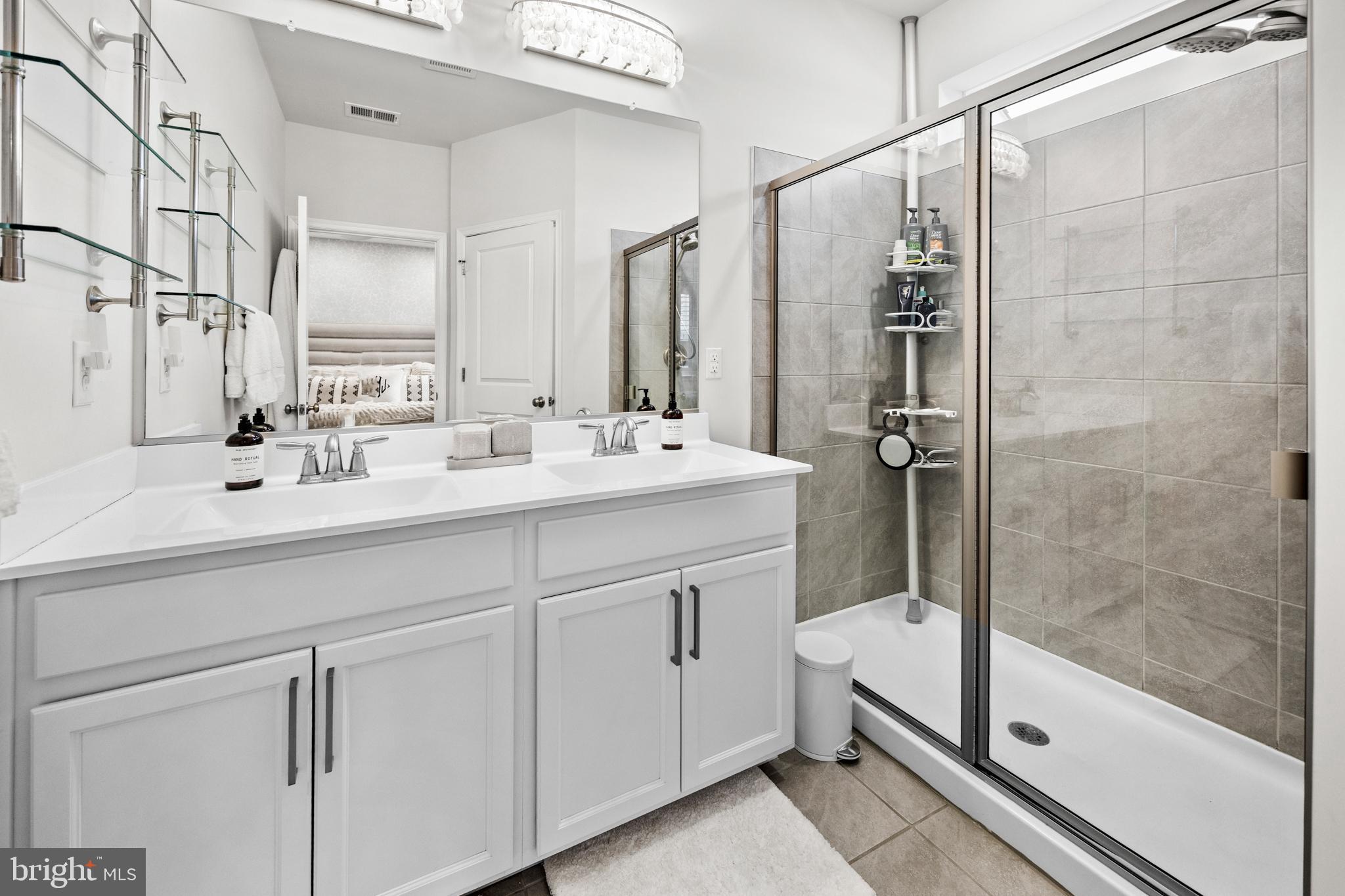 41 Turin Way Mount Laurel, NJ 08054 - Photo 23 of 35 Updated hardware