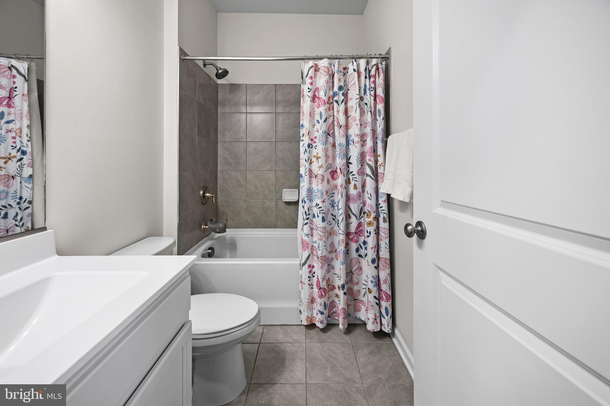 41 Turin Way Mount Laurel, NJ 08054 - Photo 29 of 35 Hall bathroom with tile floors