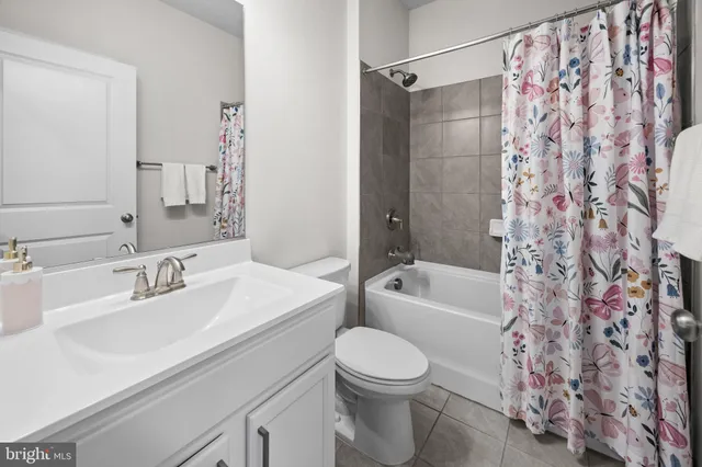 $525,000 | 41 Turin Way, Mount Laurel, NJ 08054