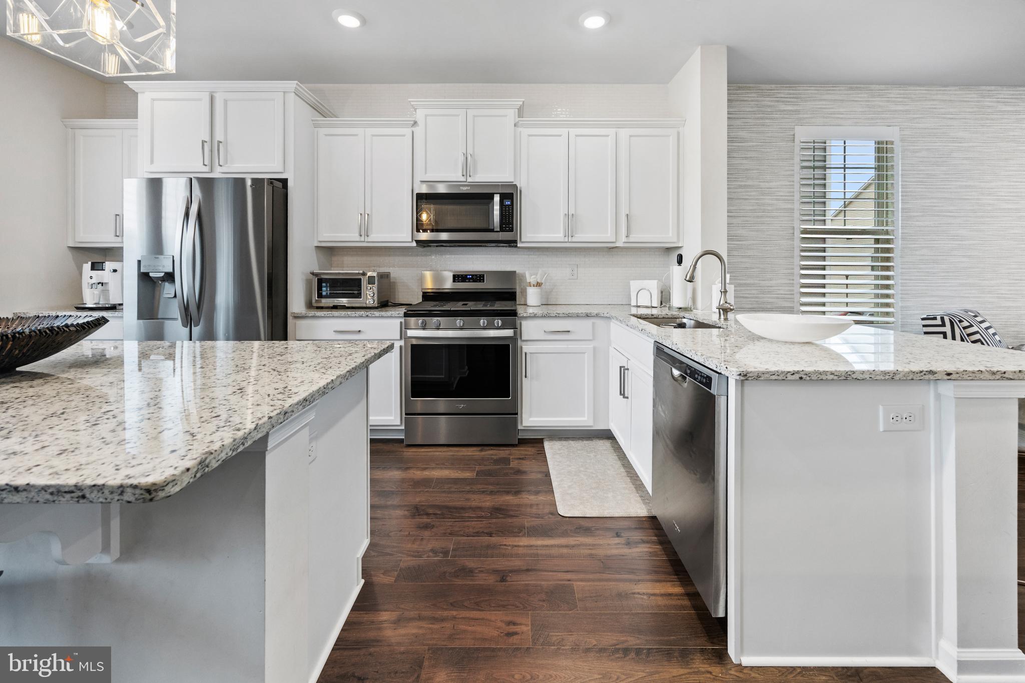 41 Turin Way Mount Laurel, NJ 08054 - Photo 7 of 35 Stainless steel appliances and tiled backsplash
