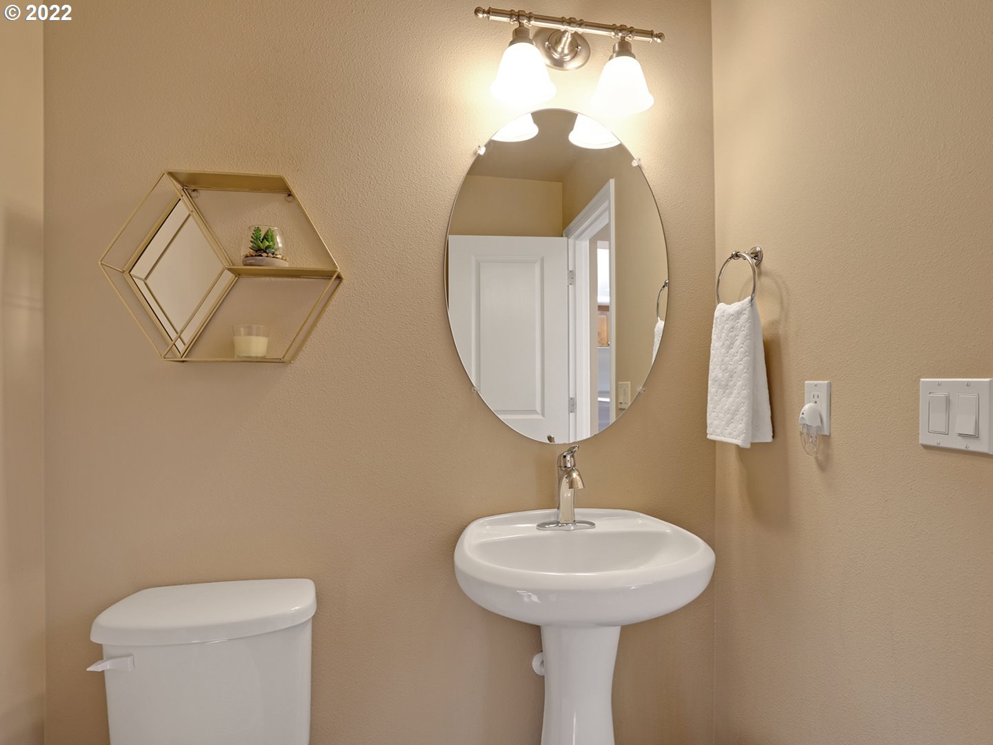 13362 Southwest Alpine View Tigard, OR 97224 - Photo 7 of 25 Gallery Image 7