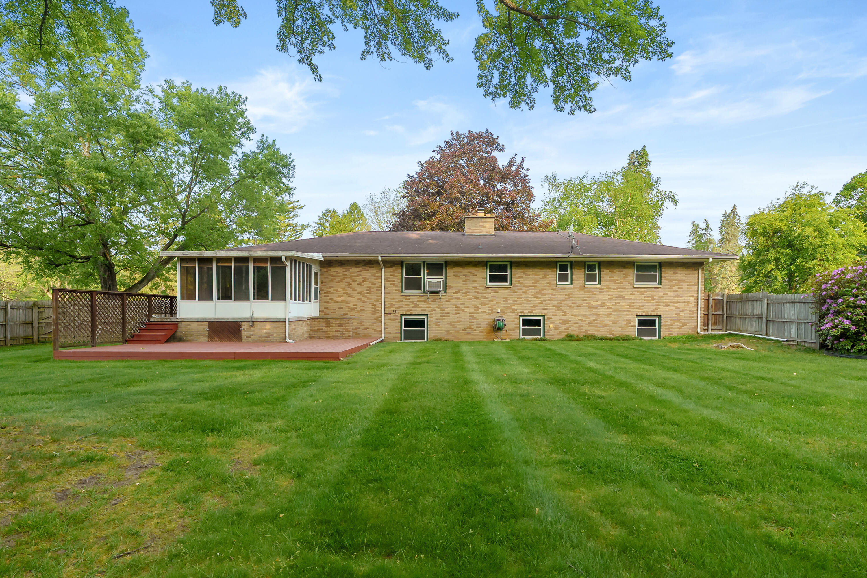 1077 Riverside Drive Battle Creek, MI 49015 - Photo 32 of 34 Riverside Dr 1077 Battle Creek 49015-31