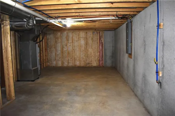 $219,900 | 11789 Ridgeway Drive, St. Joseph, MO 64505