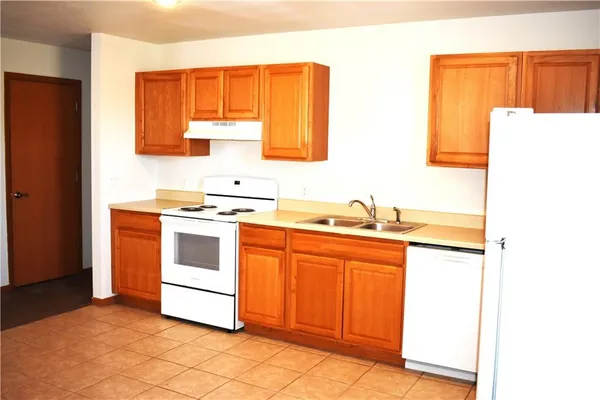 $219,900 | 11789 Ridgeway Drive, St. Joseph, MO 64505